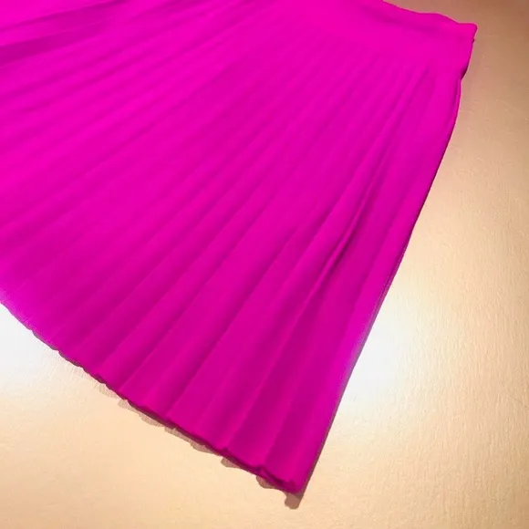 100% Wool Pleated Knee-Length Pink Skirt Medium