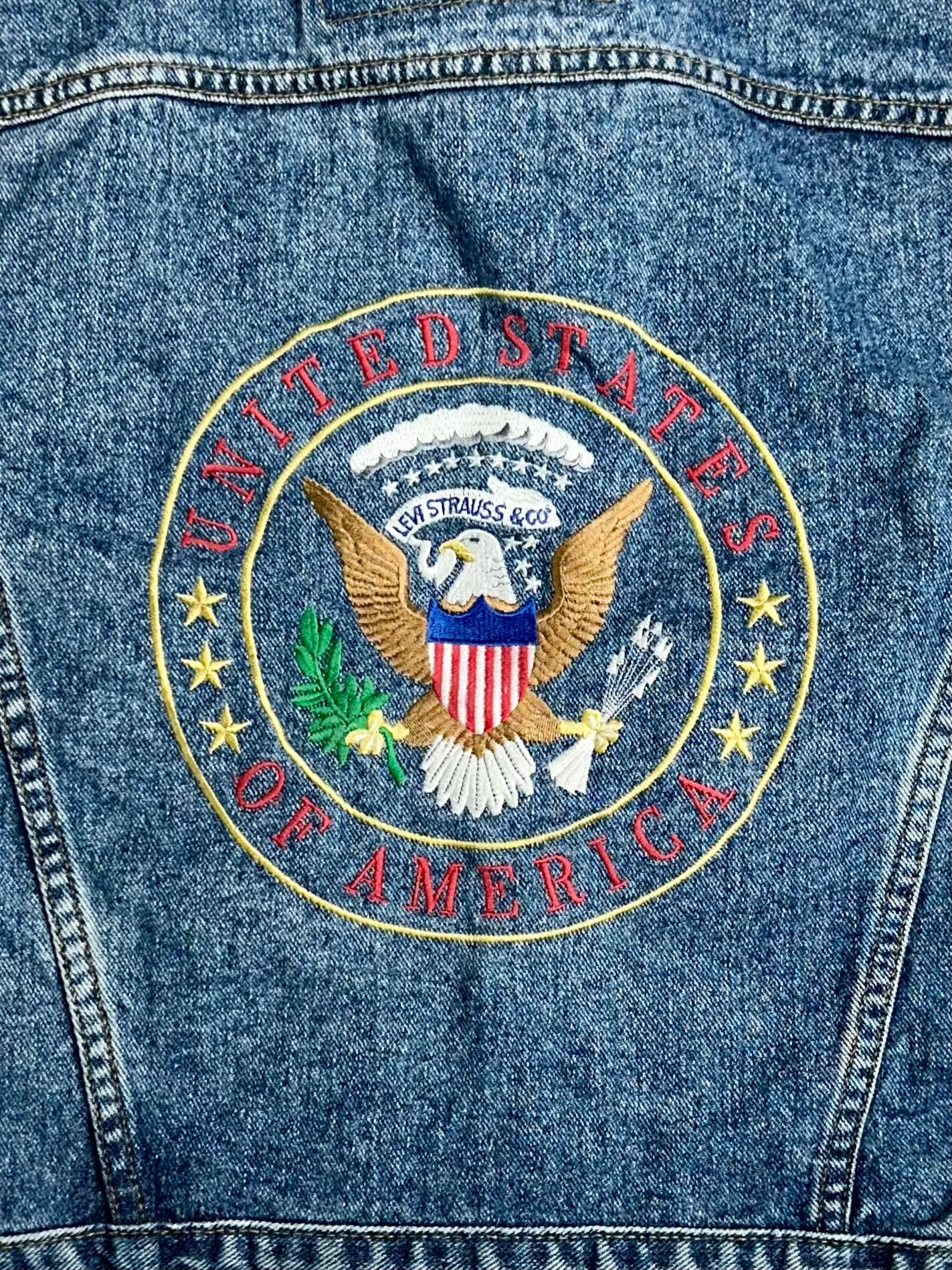 1990's Levi's Oversized Trucker Jacket w/USA Embroidery (JYJ1024-351)