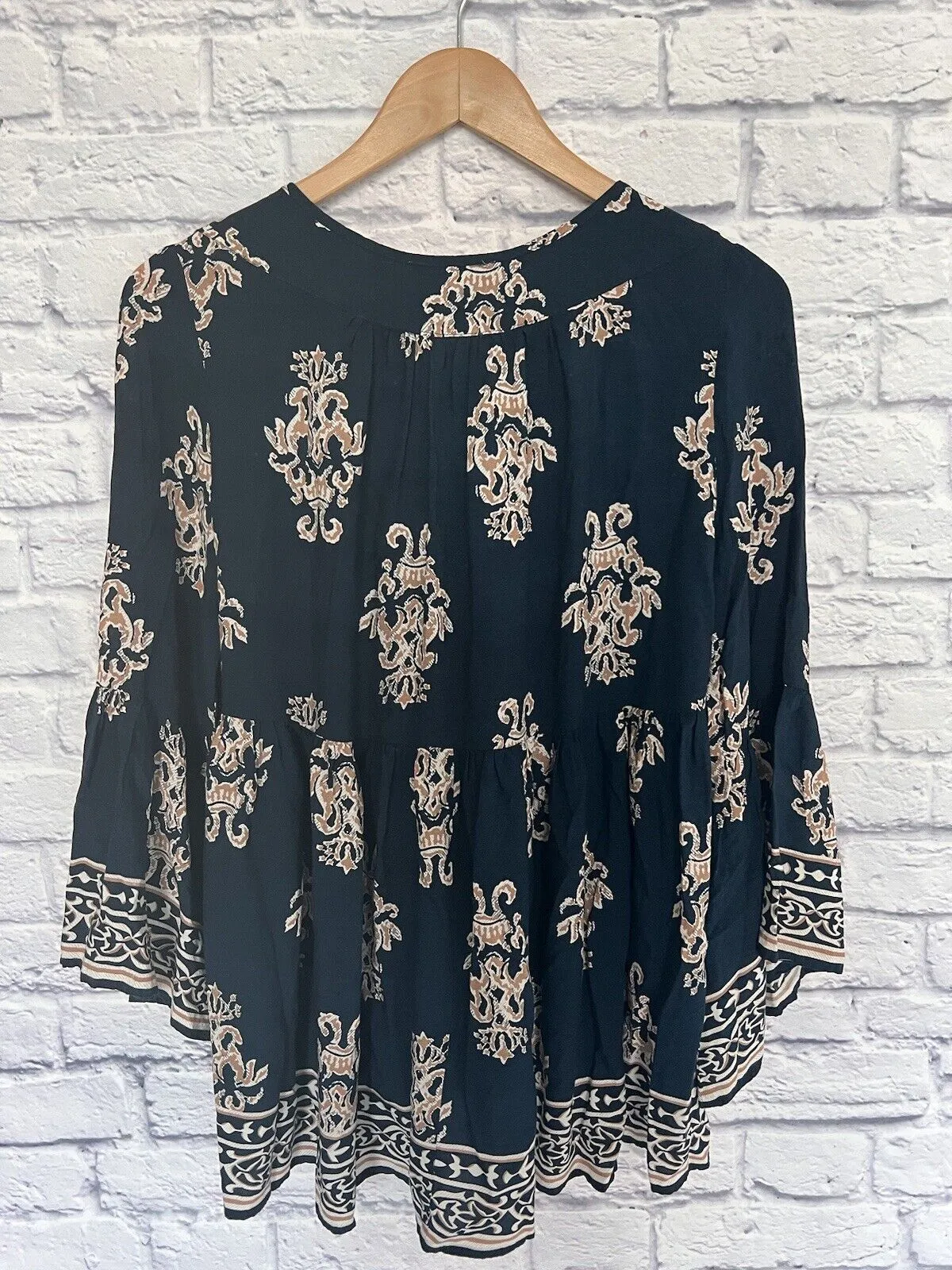 ALTAR’D STATE Navy Blue Paisley Bell Sleeve Boho Blouse Sz Medium