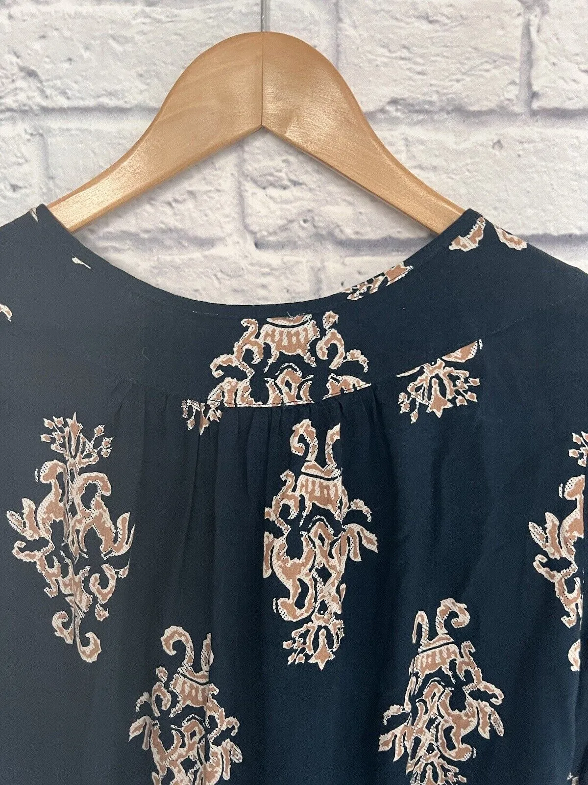 ALTAR’D STATE Navy Blue Paisley Bell Sleeve Boho Blouse Sz Medium