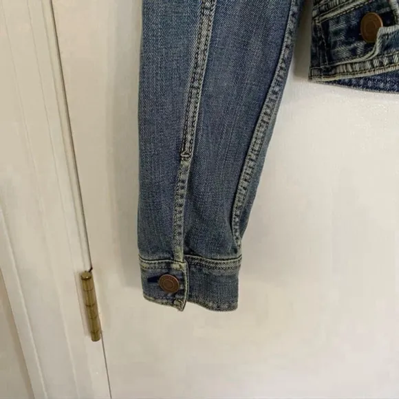 AMERICAN eagle denim jacket size M
