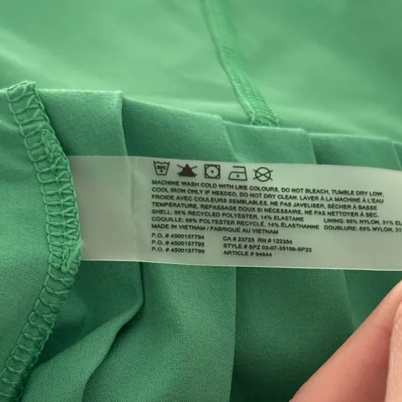 Aritzia Tna TnAction TnaMOVE Scale Pleated Skirt Skort Kelly Green XL