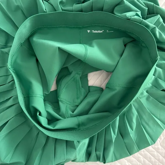 Aritzia Tna TnAction TnaMOVE Scale Pleated Skirt Skort Kelly Green XL