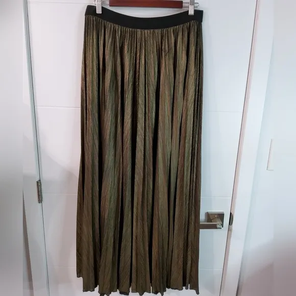 Beulah Style Gold Metallic Pleated Maxi Skirt Size 10
