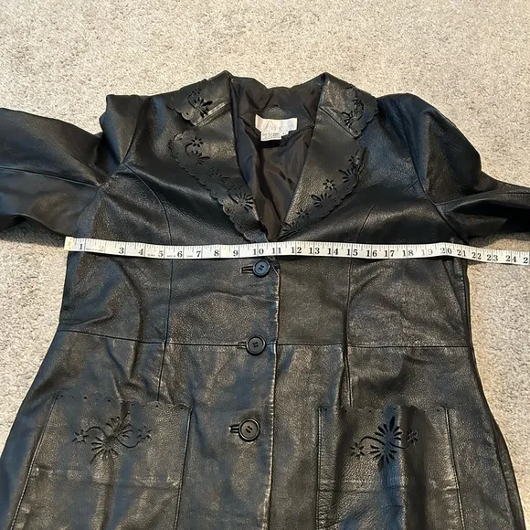 Black leather floral trench coat VTG vintage Allison Woods beautiful detailing
