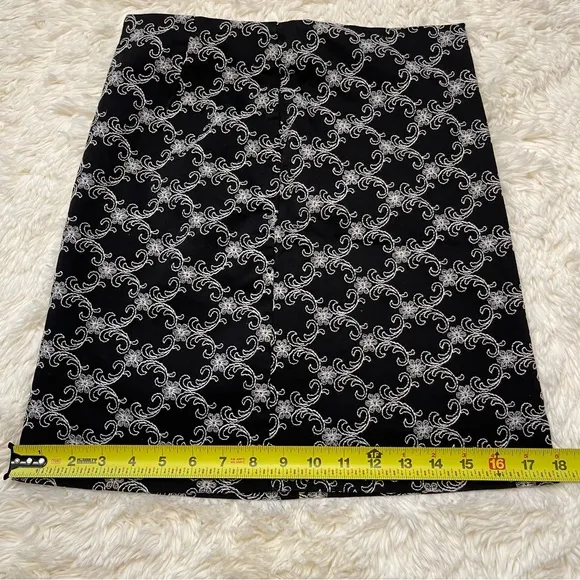 Cache Black &amp; White Embroidered A-Line Skirt