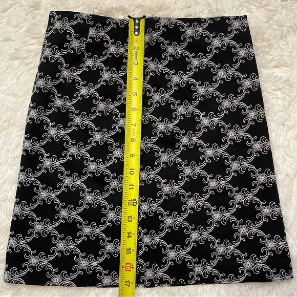 Cache Black &amp; White Embroidered A-Line Skirt