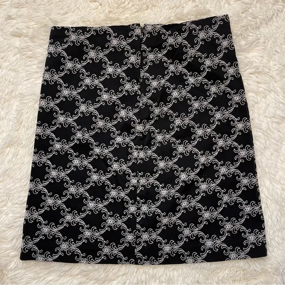 Cache Black &amp; White Embroidered A-Line Skirt