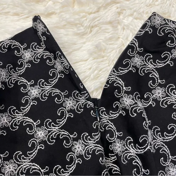 Cache Black &amp; White Embroidered A-Line Skirt