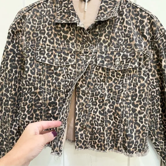 Free People animal leopard cheetah jacket with cropped cutoff hemline size xs