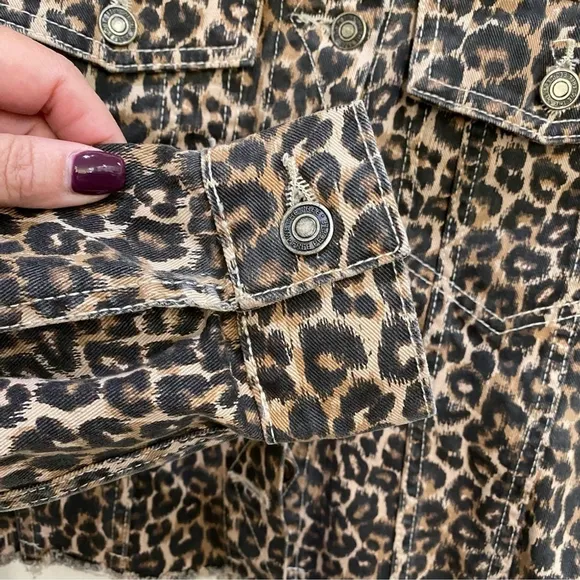 Free People animal leopard cheetah jacket with cropped cutoff hemline size xs