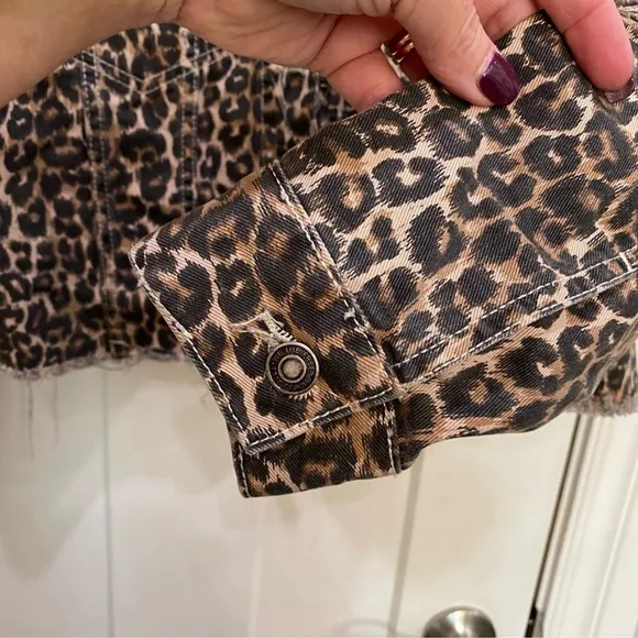 Free People animal leopard cheetah jacket with cropped cutoff hemline size xs