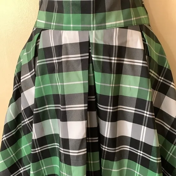 Laura Byrnes green white and black plaid taffeta party skirt size XS