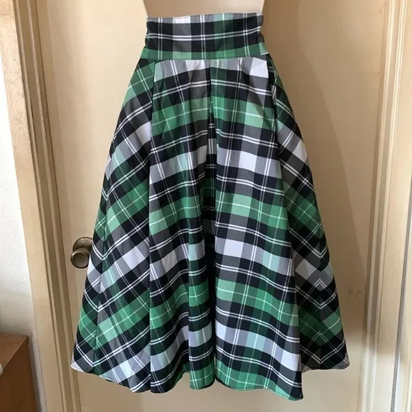 Laura Byrnes green white and black plaid taffeta party skirt size XS