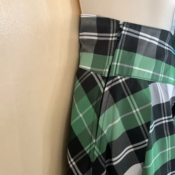 Laura Byrnes green white and black plaid taffeta party skirt size XS