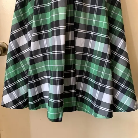 Laura Byrnes green white and black plaid taffeta party skirt size XS