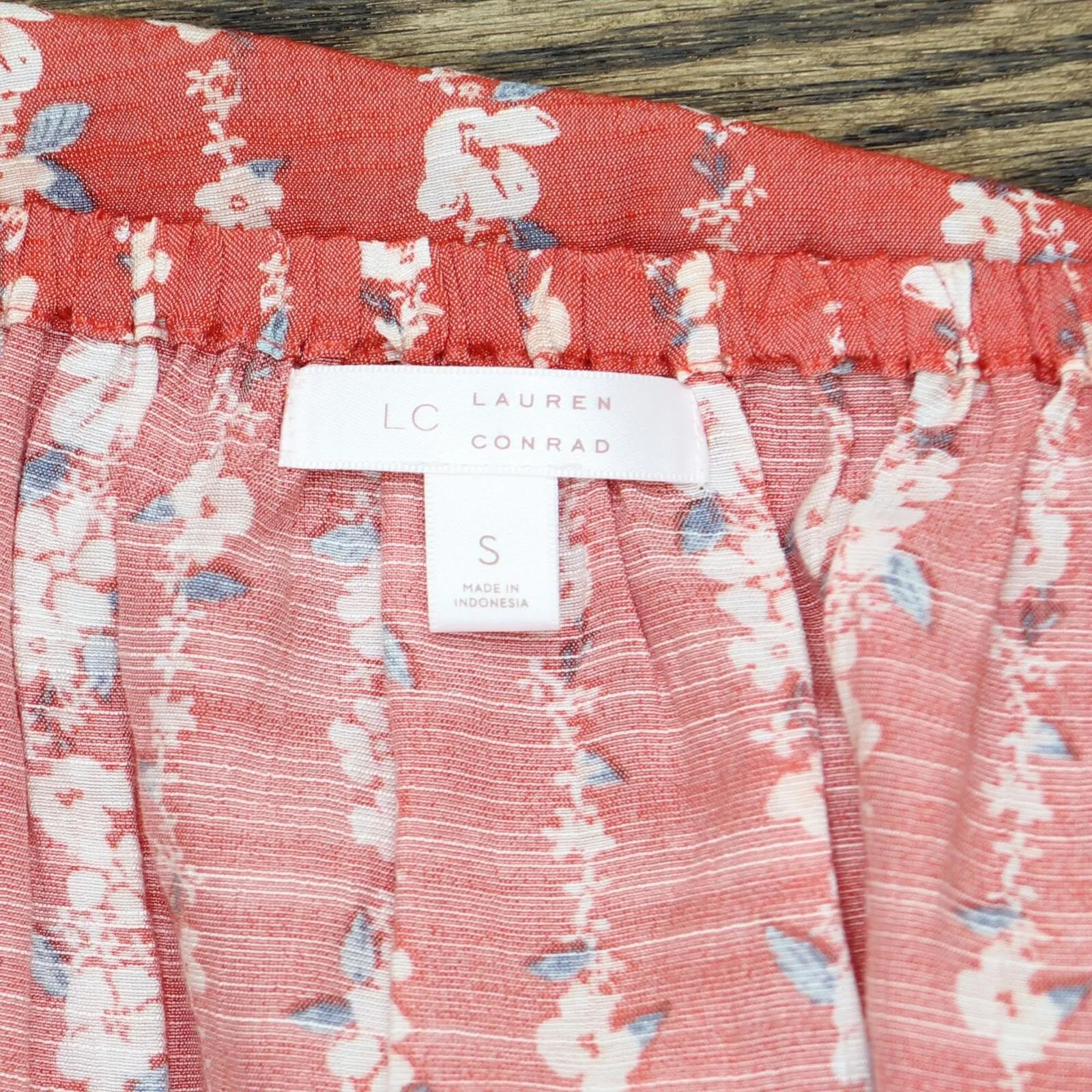 LC Lauren Conrad Woven Button Up Off the Shoulder Blouse Shirt Top Red Floral S