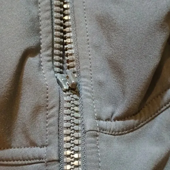 Lululemon Grey Fitted Hooded Athletic Trench Coat A20