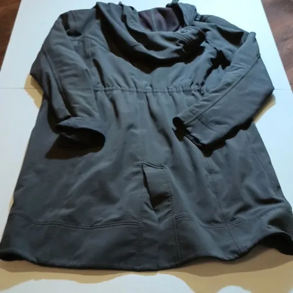 Lululemon Grey Fitted Hooded Athletic Trench Coat A20