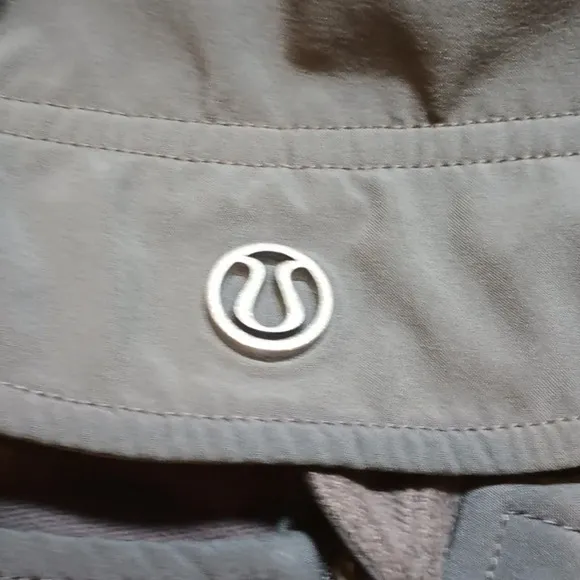Lululemon Grey Fitted Hooded Athletic Trench Coat A20