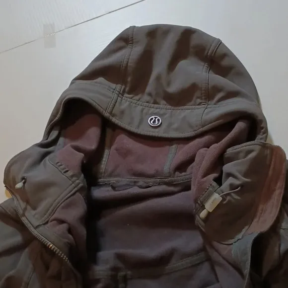 Lululemon Grey Fitted Hooded Athletic Trench Coat A20