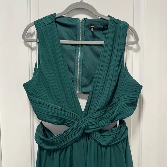 Lulus Vivid Imagination NWOT size XXL Emerald Green Cutout Maxi Dress