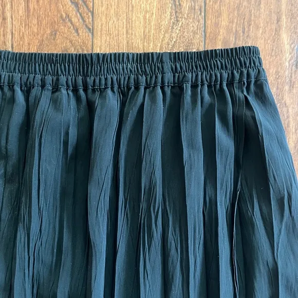 Margaret O’Leary pleated black midi wrap skirt