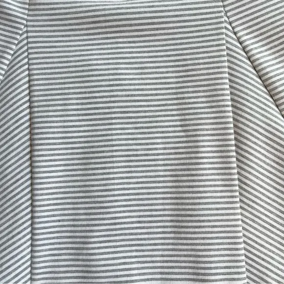 Michael Michael Kors Women’s size 2 Gray Striped A-Line Flare Mini Skirt