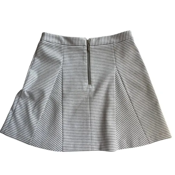 Michael Michael Kors Women’s size 2 Gray Striped A-Line Flare Mini Skirt