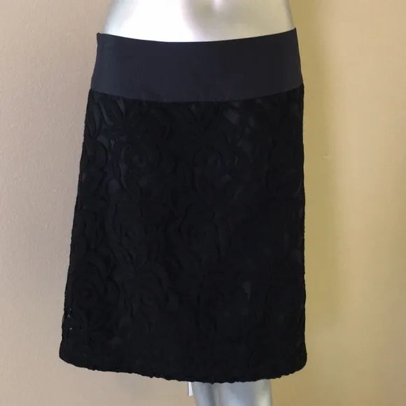 MOULINETTE SOEURS | &quot;Midnight Theater&quot; Black Floral Lace A-Line Skirt