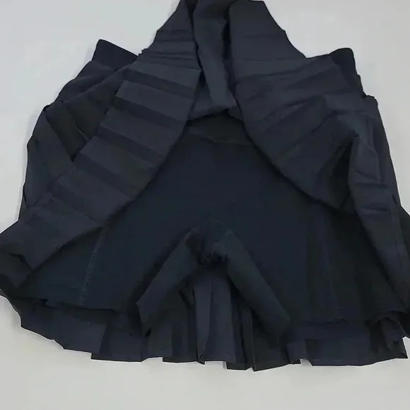 New Spanx get moving skort pleated black skirt