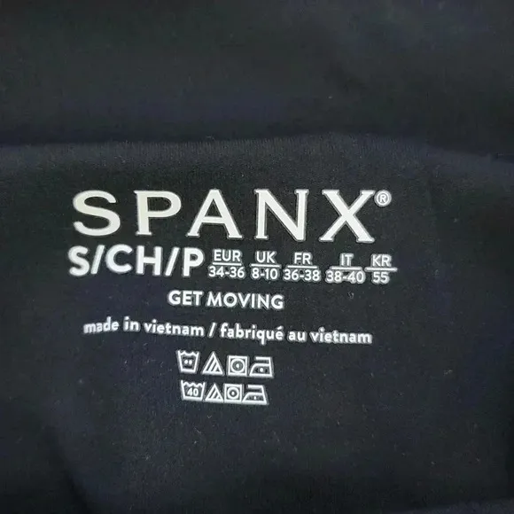 New Spanx get moving skort pleated black skirt