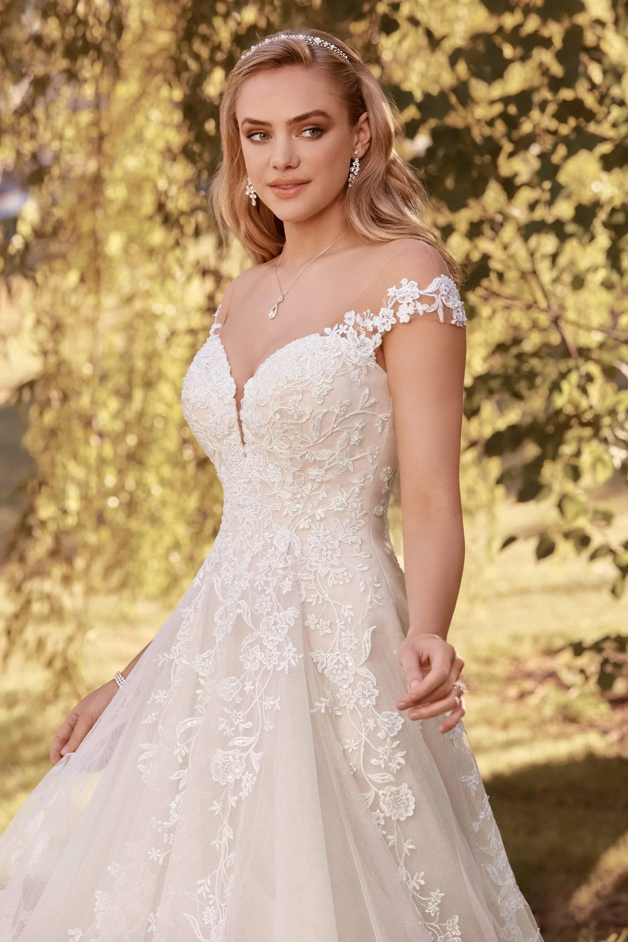 Sophia Tolli: Y22185 - Kensley