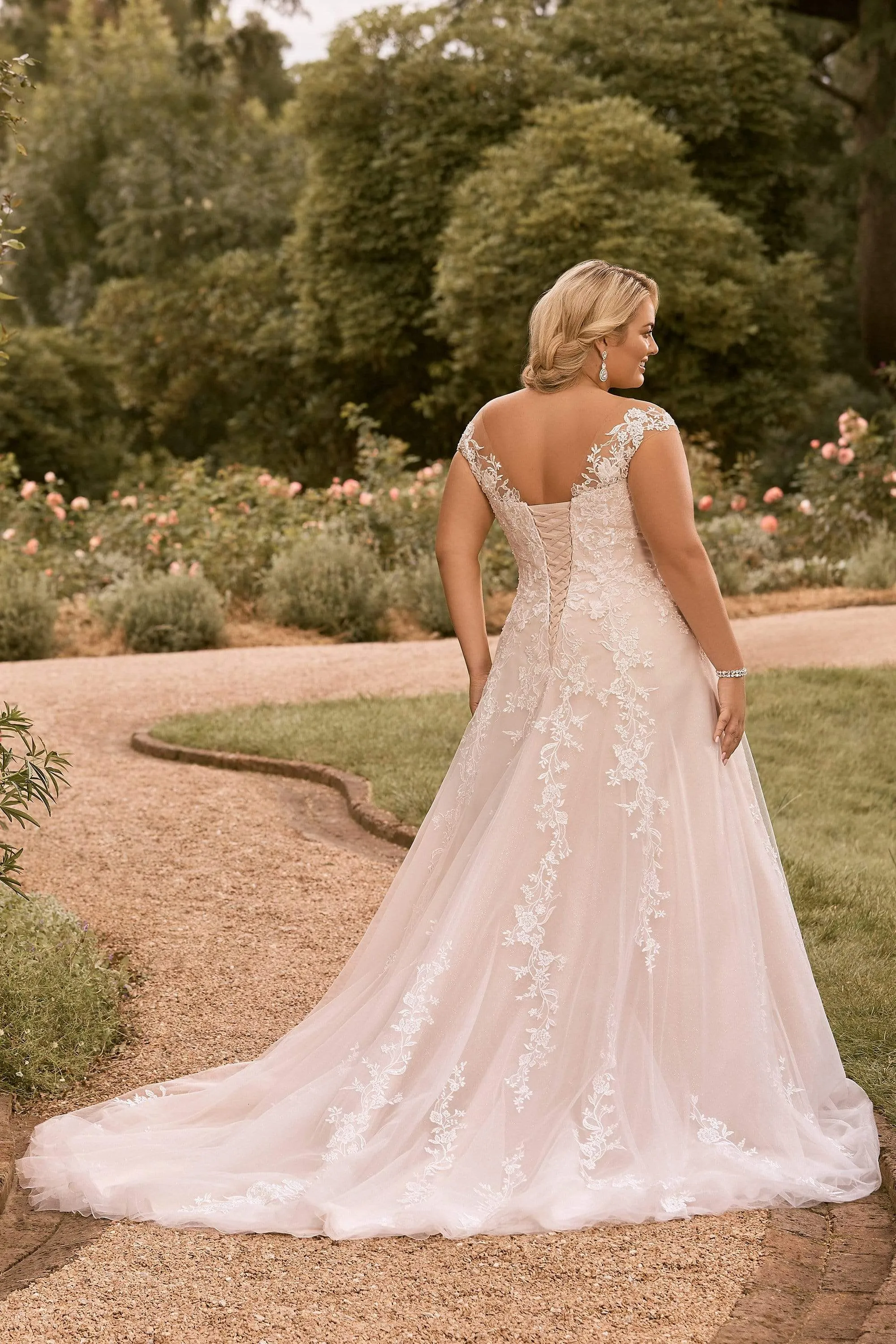 Sophia Tolli: Y22185 - Kensley