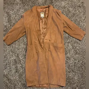 Vintage Global Identity G-III 80’s Leather Trench Coat
