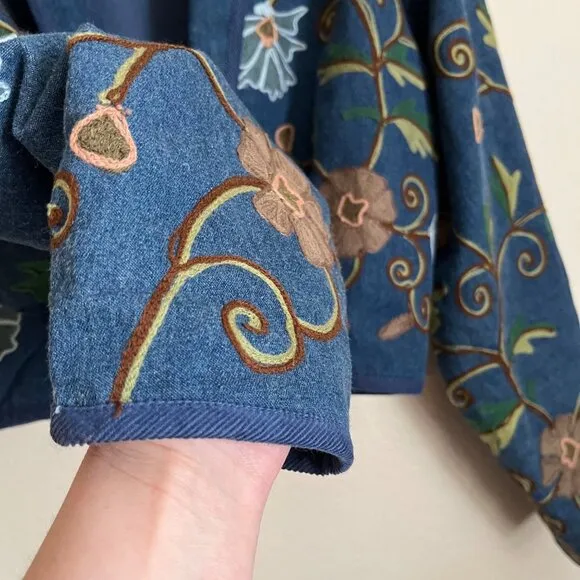 Vintage New Identity XL Embroidered Floral Denim Jacket