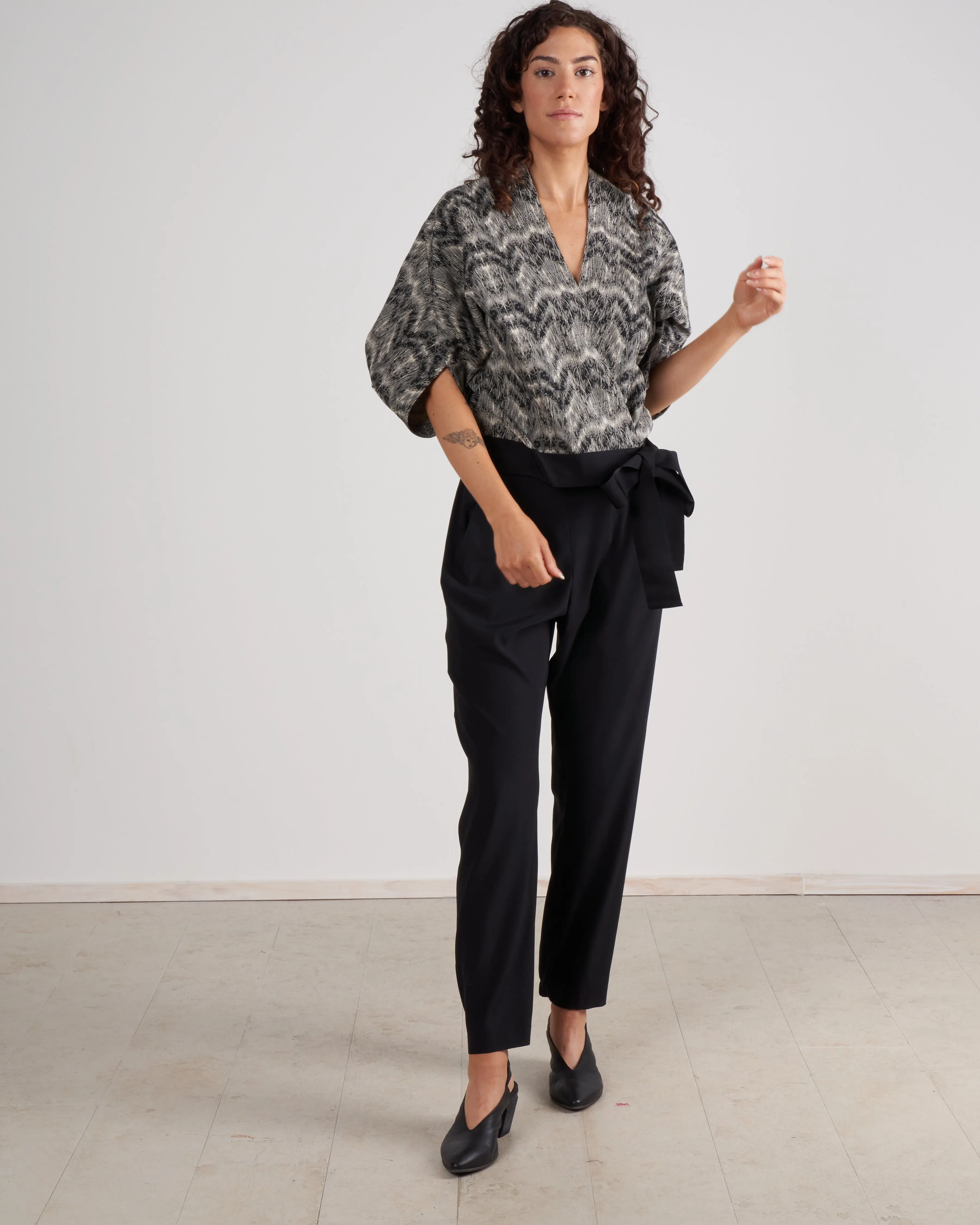 wrap aki shrug - cotton feather jacquard
